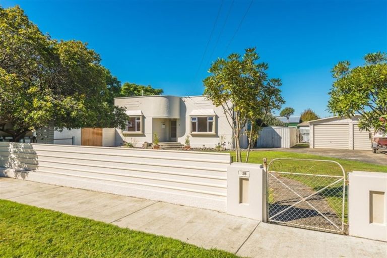 Photo of property in 18 Delhi Avenue, Aramoho, Whanganui, 4500