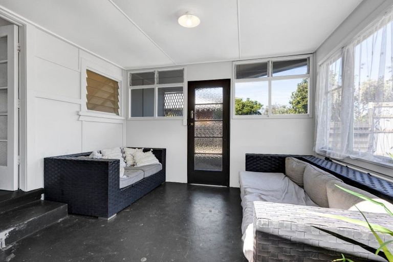 Photo of property in 59 Camberwell Road, Hawera, 4610