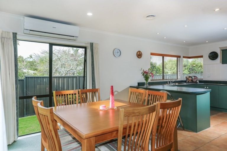 Photo of property in 16 Warriston Avenue, Waiuku, 2123