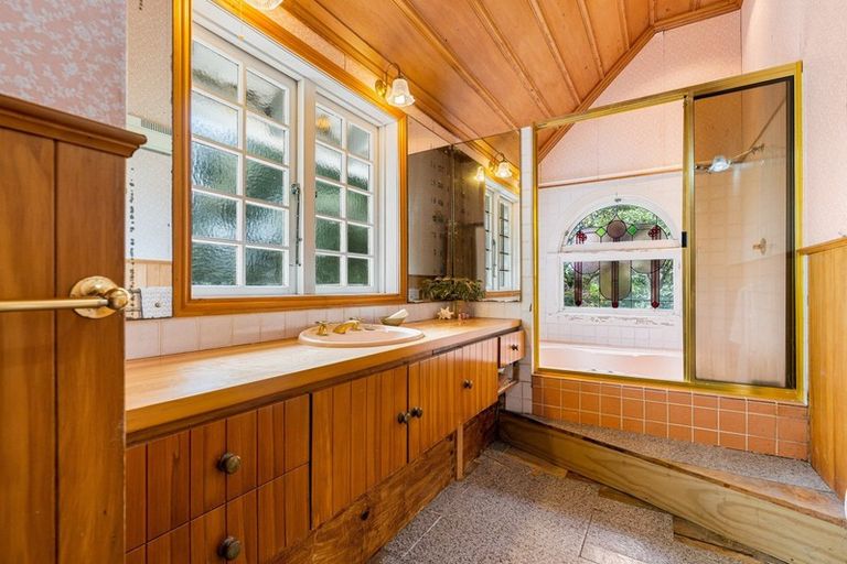 Photo of property in 126 Vauxhall Road, Narrow Neck, Auckland, 0624