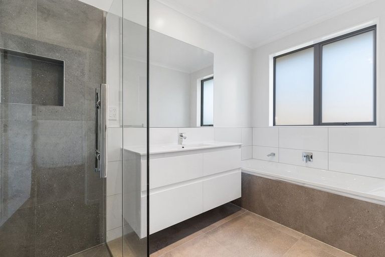 Photo of property in 60 Helenvale Crescent, Pokeno, 2402