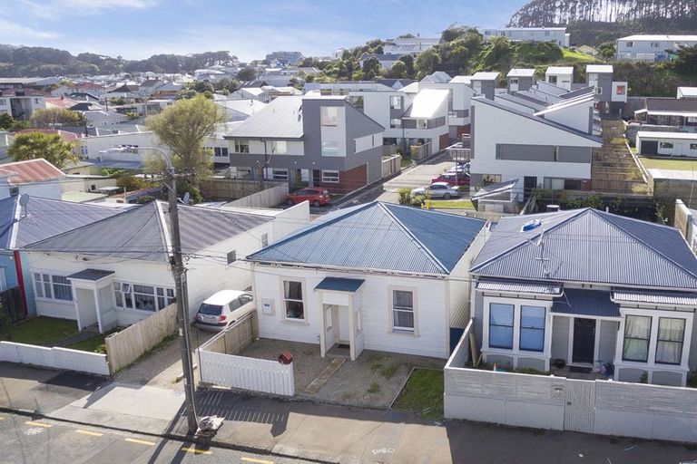 Photo of property in 293 Mansfield Street, Newtown, Wellington, 6021