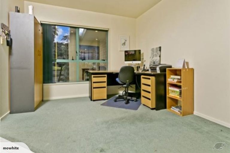 Photo of property in 16 Bluebird Crescent, Unsworth Heights, Auckland, 0632