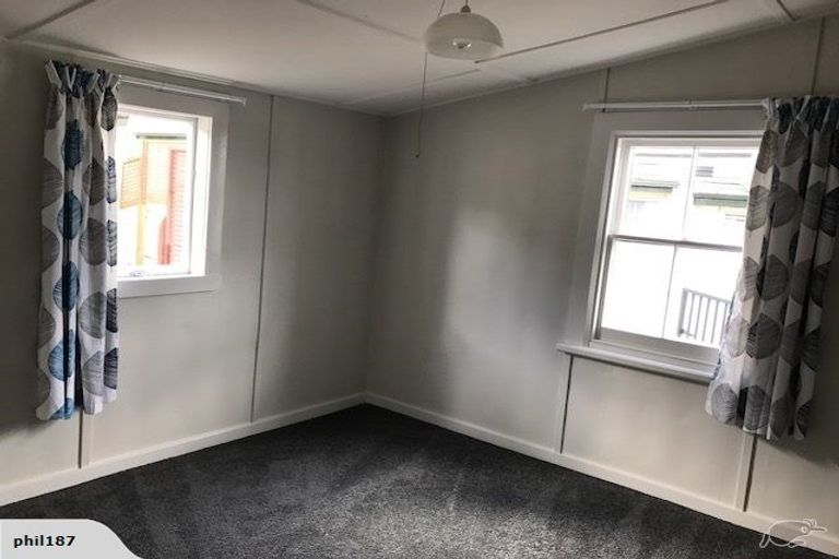 Photo of property in 135 Carlyle Street, Napier South, Napier, 4110