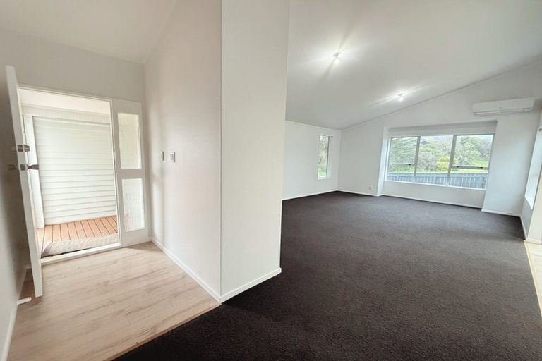 Photo of property in 11 Solander Place, Whitby, Porirua, 5024