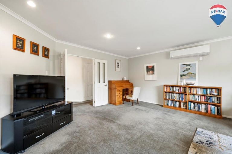 Photo of property in 18 Galveston Grove, Totara Park, Upper Hutt, 5018