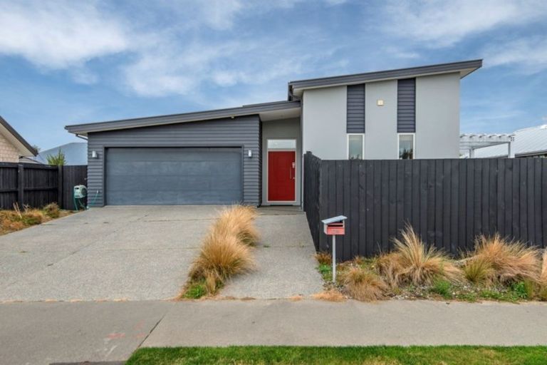 Photo of property in 139 Aston Drive, Waimairi Beach, Christchurch, 8083