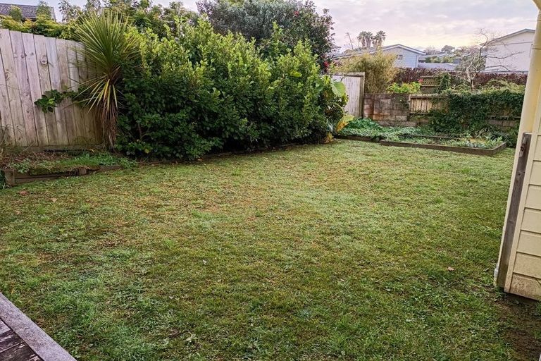 Photo of property in 74 Rosario Crescent, Red Beach, 0932