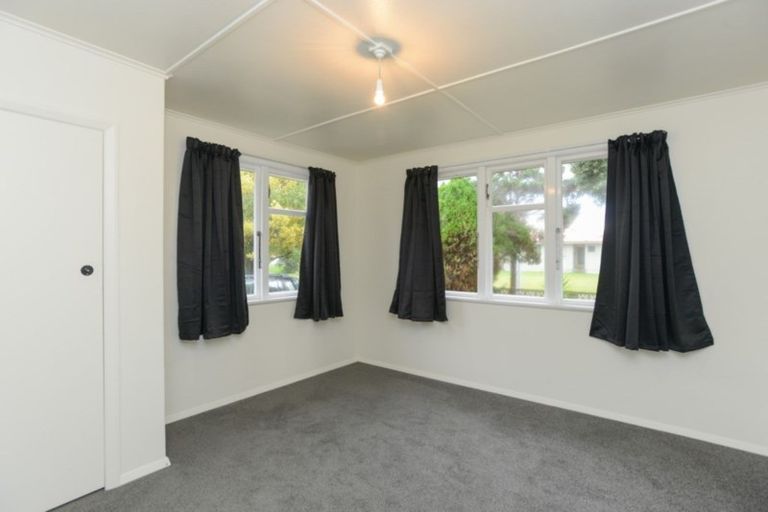 Photo of property in 30 Cottrell Crescent, Onekawa, Napier, 4110
