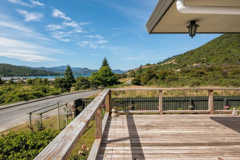Photo of property in 108 Moana View Road, Waikawa, Picton, 7220