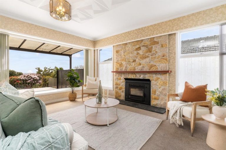 Photo of property in 38 Dyers Pass Road, Cashmere, Christchurch, 8022