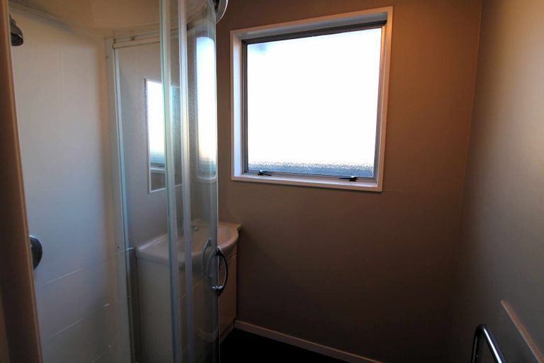 Photo of property in 8 Peckham Lane, Woolston, Christchurch, 8062