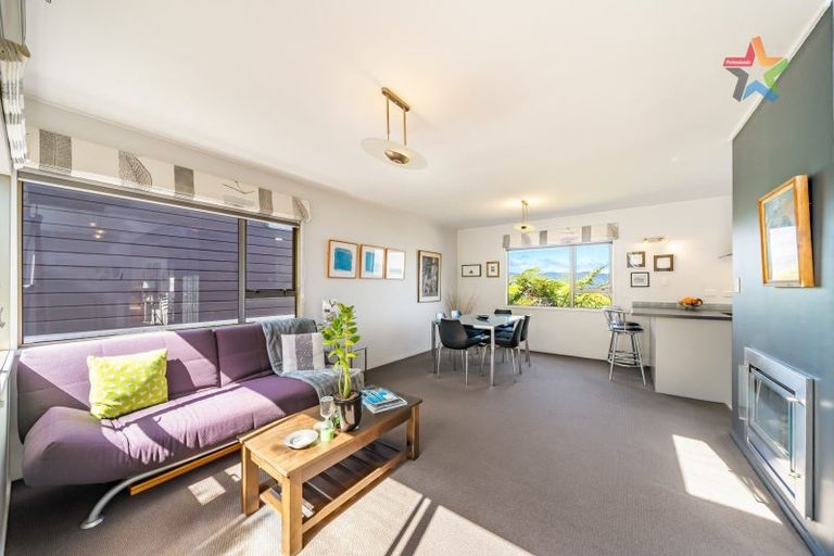 Photo of property in 2 Stanhope Grove, Korokoro, Lower Hutt, 5012