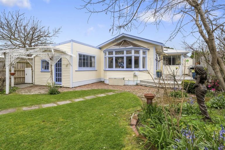Photo of property in 16 Ariki Street, Boulcott, Lower Hutt, 5010
