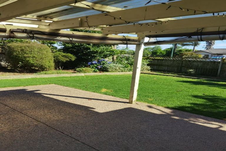 Photo of property in 8 Fergy Crescent, Wattle Downs, Auckland, 2103