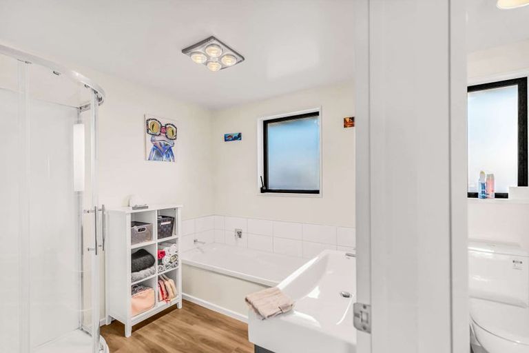 Photo of property in 8 Stonebridge Lane, Oxford, 7430