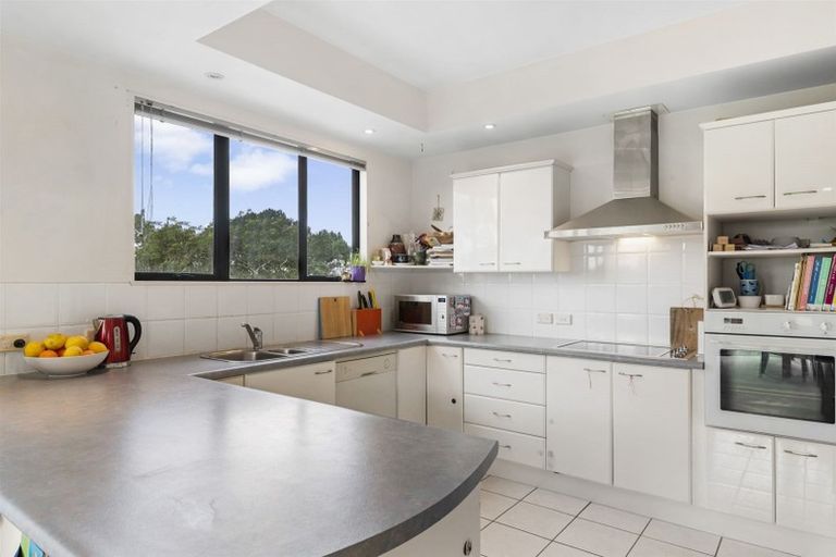 Photo of property in 9 Dalmeny Close, Murrays Bay, Auckland, 0630