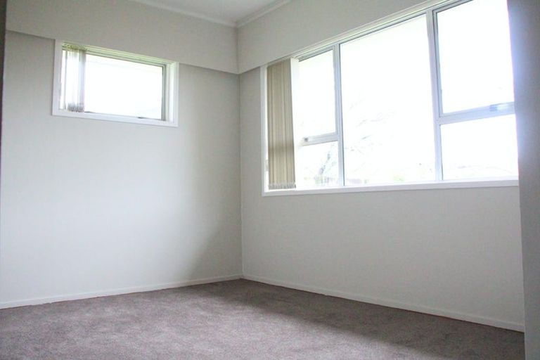Photo of property in 39 Zita Maria Drive, Massey, Auckland, 0614