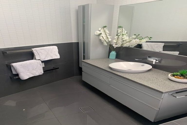 Photo of property in 19 Patons Road, Howick, Auckland, 2014