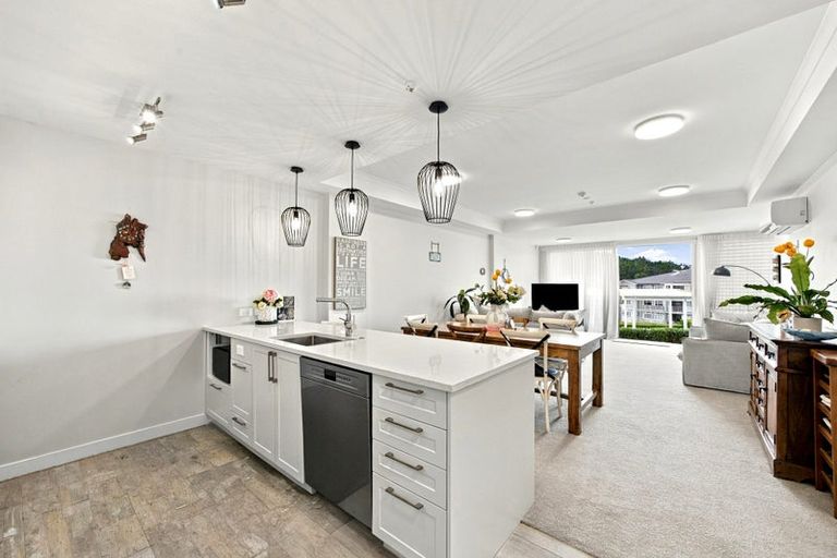 Photo of property in 148 Landmark Terrace, Orewa, 0931