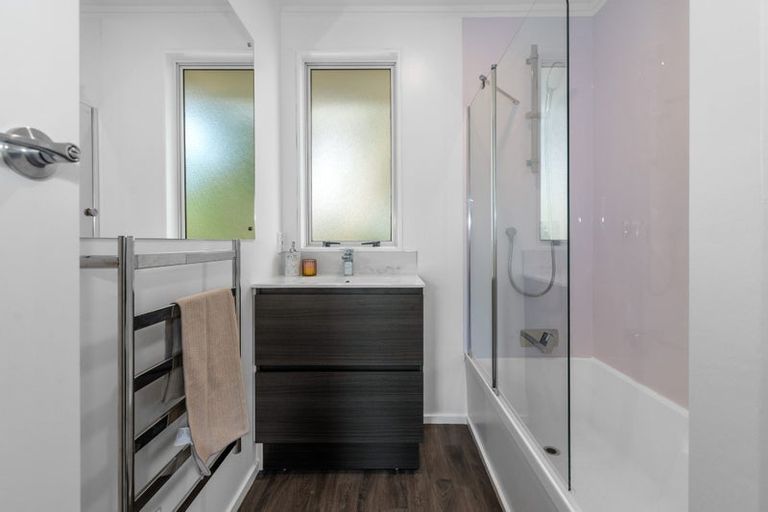 Photo of property in 3/56 Flanshaw Road, Te Atatu South, Auckland, 0610