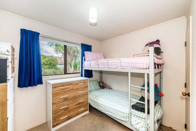 Photo of property in 18 Rosewood Place, Paraparaumu, 5032