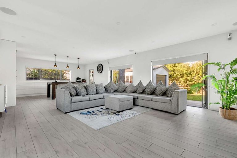 Photo of property in 51 Boundary Road, Opaheke, Papakura, 2113