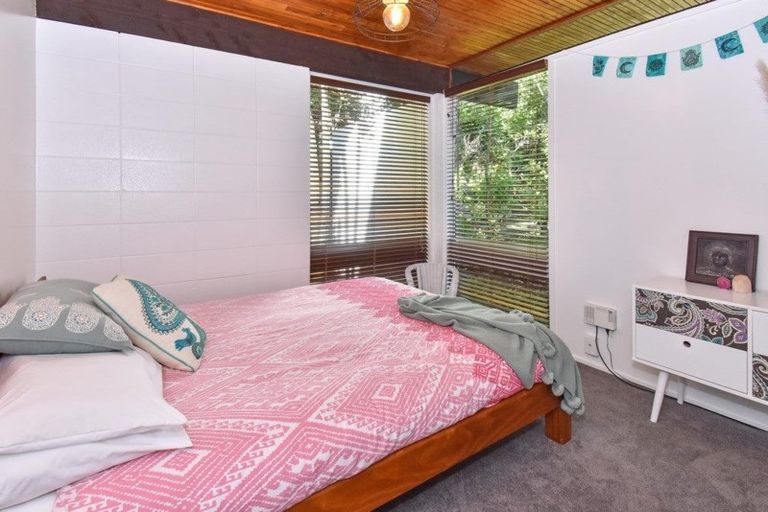 Photo of property in 28 Kahurangi Place, Snells Beach, 0920