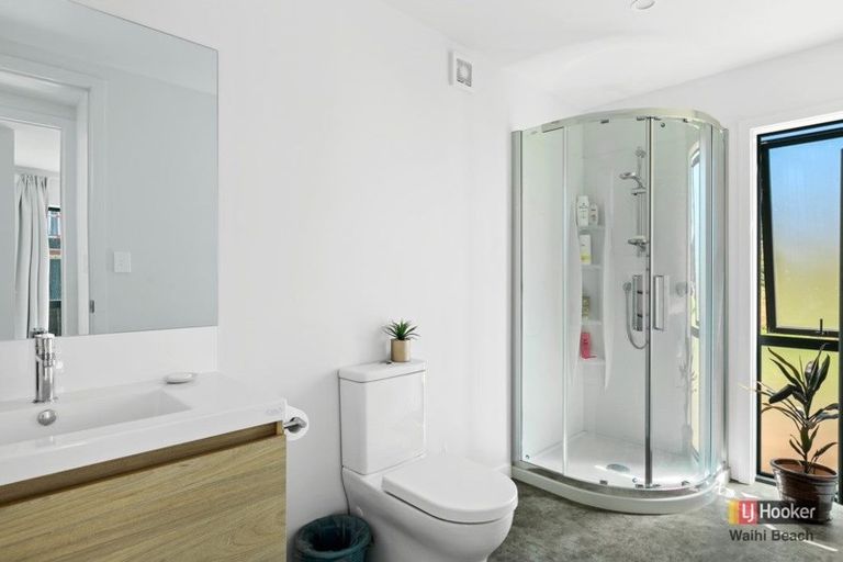 Photo of property in 32 Tohora View, Waihi Beach, 3611