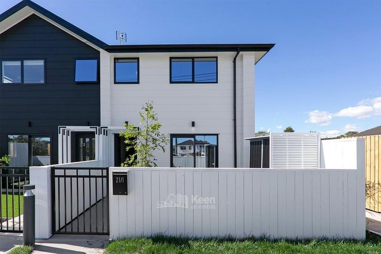 Photo of property in 1/21 Karamu Street, Te Atatu Peninsula, Auckland, 0610