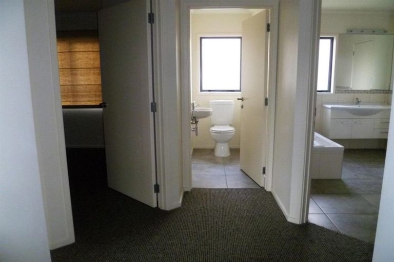 Photo of property in 6 Bennelong Place, Havelock North, 4130