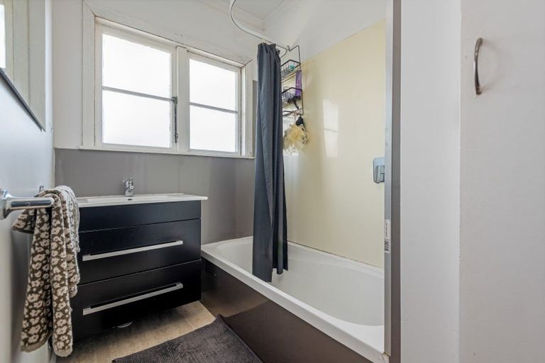 Photo of property in 17 Nottingham Avenue, Awapuni, Palmerston North, 4412