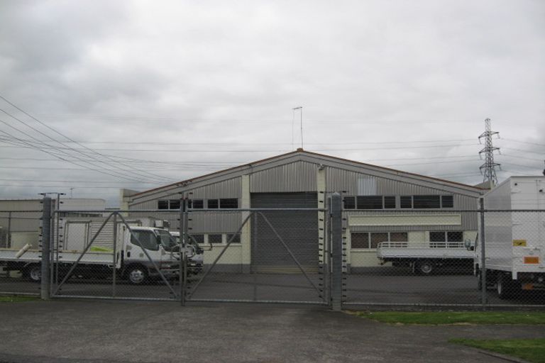 Photo of property in 10 Graham Road, Conifer Grove, Takanini, 2112