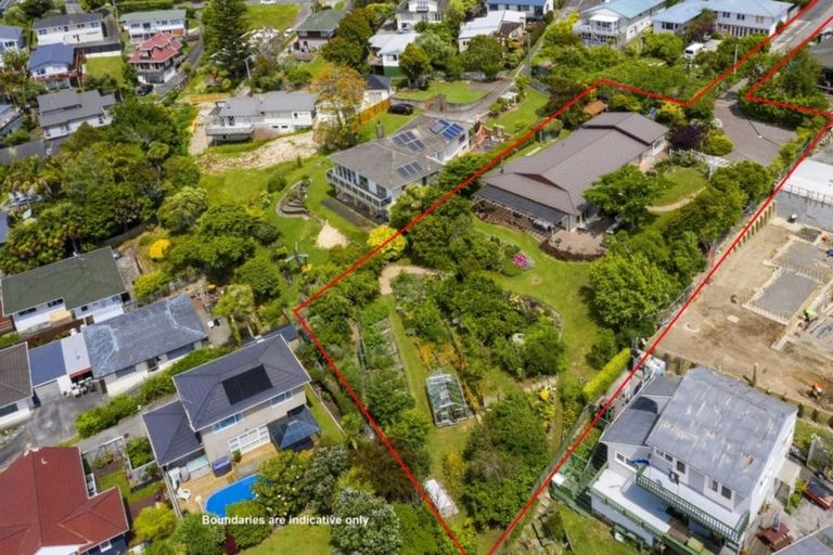 Photo of property in 547 Glenfield Road, Glenfield, Auckland, 0629