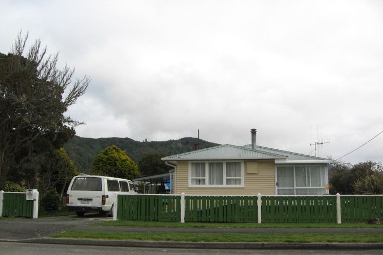 Photo of property in 10 Milton Street, Murchison, 7007