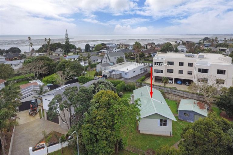 Photo of property in 11 Litchfield Place, Clarks Beach, 2122