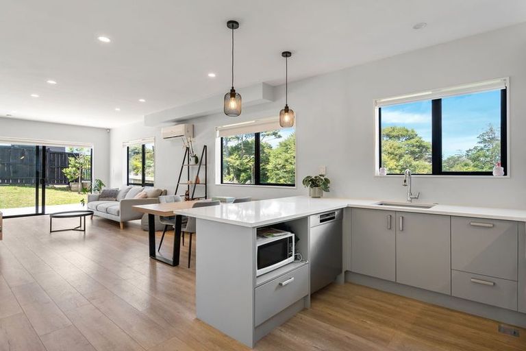 Photo of property in 26 Kaimai Avenue, Massey, Auckland, 0614