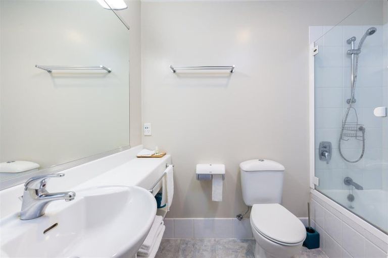 Photo of property in 164r Harbour Village Drive, Gulf Harbour, Whangaparaoa, 0930