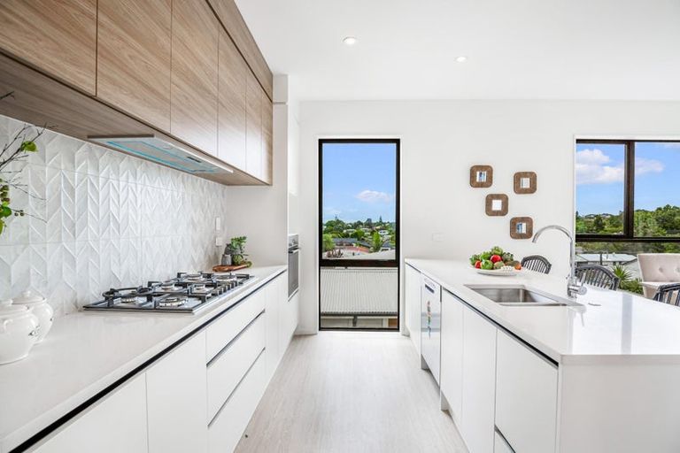 Photo of property in 16a Sheridan Drive, New Lynn, Auckland, 0600