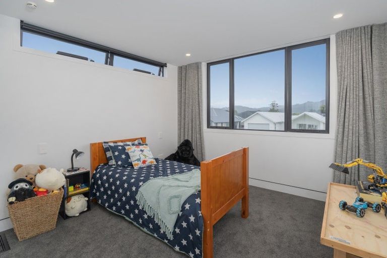 Photo of property in 33 Awatea Drive, Whitianga, 3510