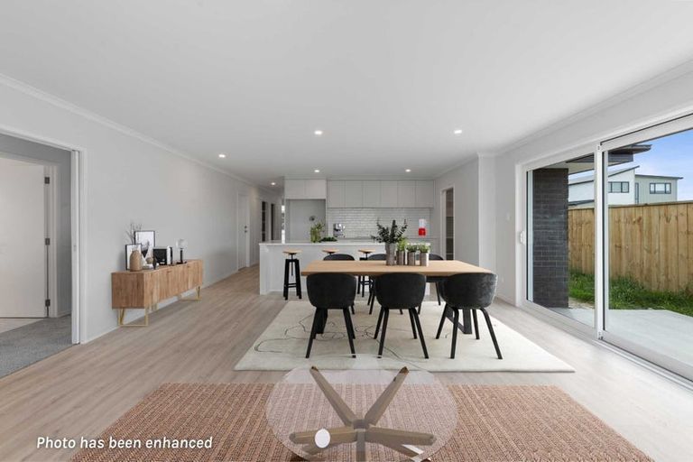 Photo of property in 19 Uatoto Road, Clarks Beach, 2122