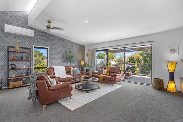Photo of property in 19 Abbotts Place, Avonhead, Christchurch, 8042