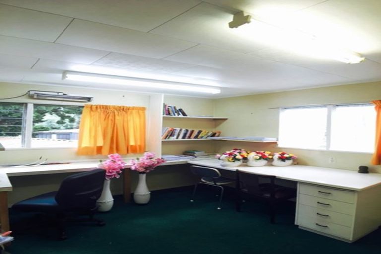 Photo of property in 4 De Thiery Place, Pakuranga Heights, Auckland, 2010