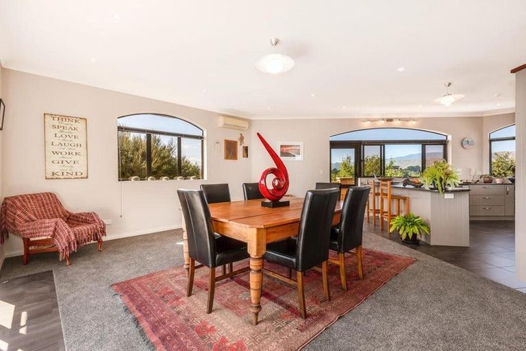 Photo of property in 5 Shearwater Rise, Paraparaumu Beach, Paraparaumu, 5032