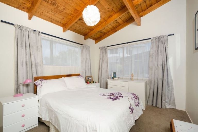 Photo of property in 23 Matua Road, Huapai, Kumeu, 0810