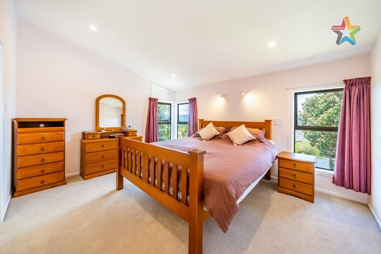 Photo of property in 4 Protea Street, Maungaraki, Lower Hutt, 5010