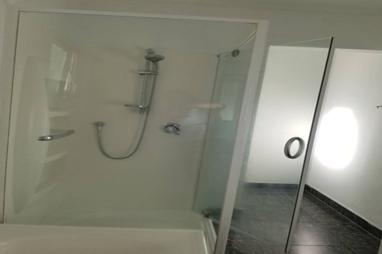 Photo of property in 18 Berkley Avenue, Hillcrest, Hamilton, 3216