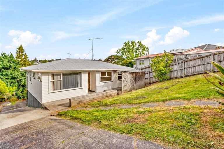 Photo of property in 73 Fairclough Road, Beach Haven, Auckland, 0626