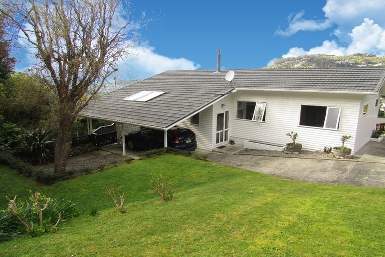 Photo of property in 16 Downing Street, Crofton Downs, Wellington, 6035