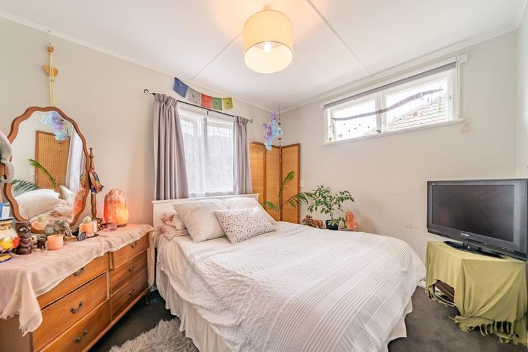 Photo of property in 68 Tawhai Street, Stokes Valley, Lower Hutt, 5019